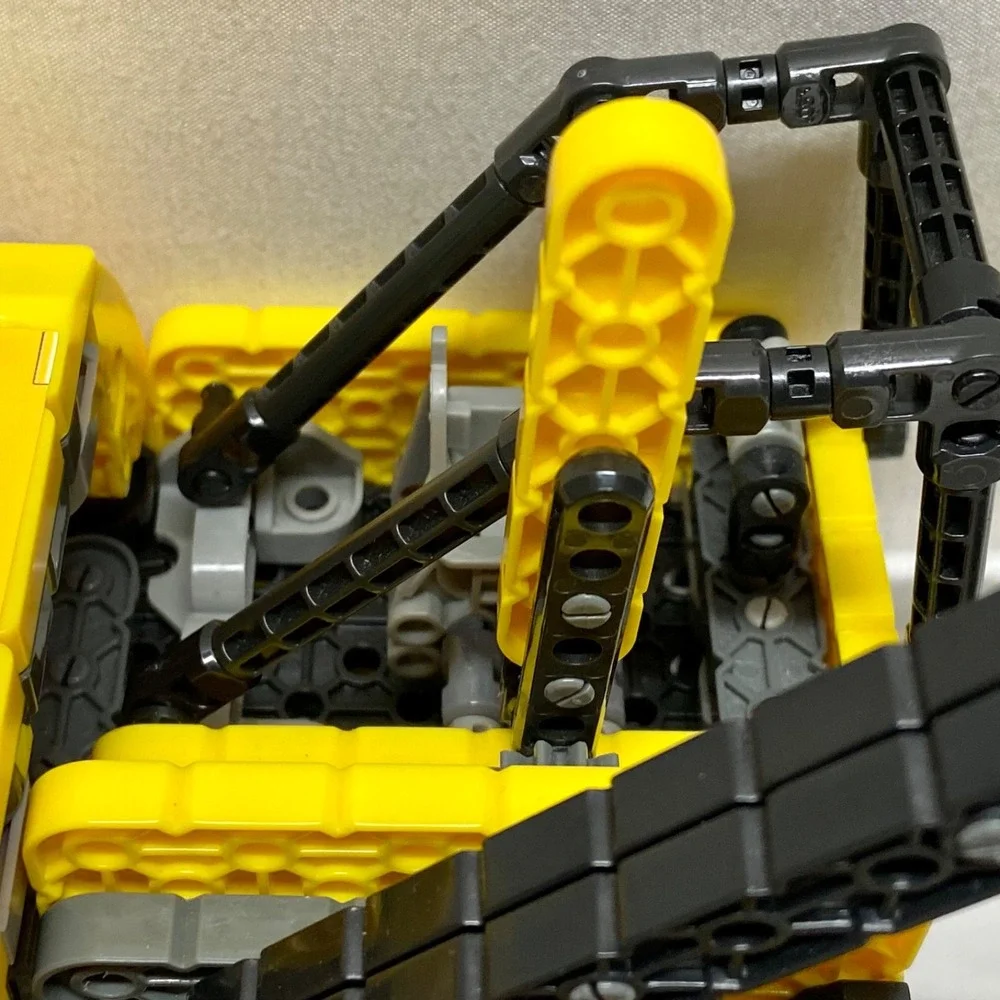 LEGO Technic Excavator Vexcon VIQ-1208 + 3 Worker Men Missing Limbs No Manuals